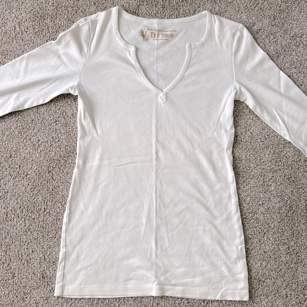 VS Victoria Secret Women's White 3/4 Sleeve Tee (Medium)